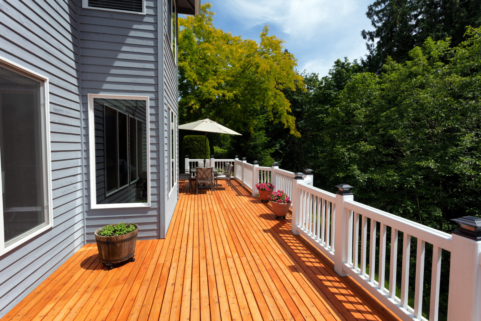 Cedar wood deck with white railing